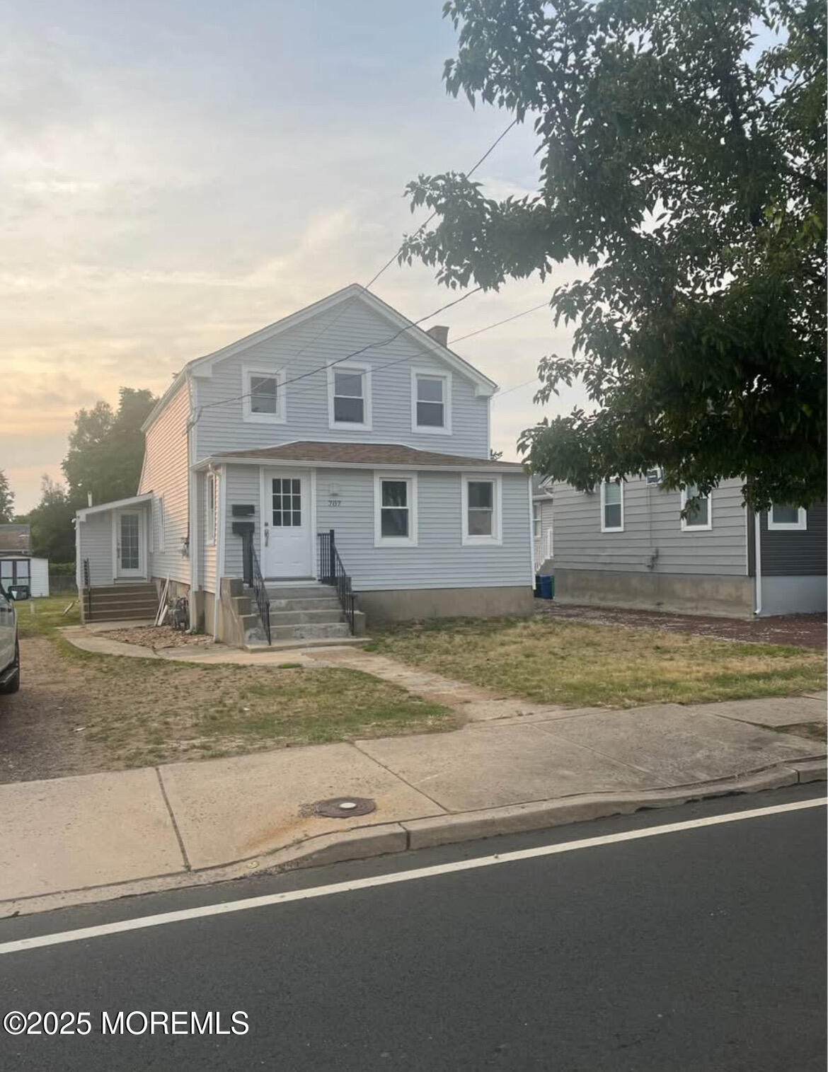 707 Florence Avenue - Photo 1