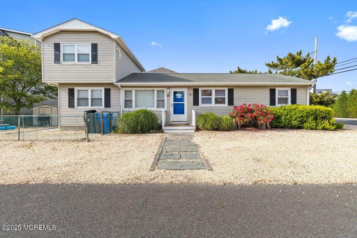 100 3rd Avenue - Photo 1