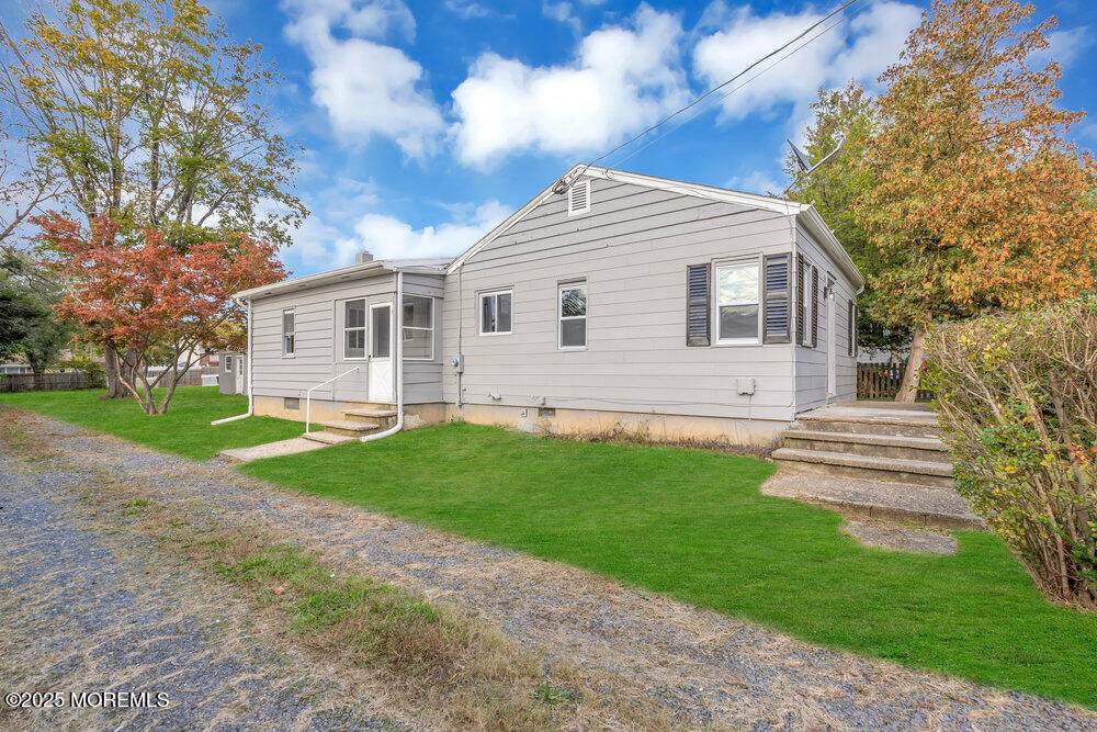 14 Mapletree Road - Photo 1
