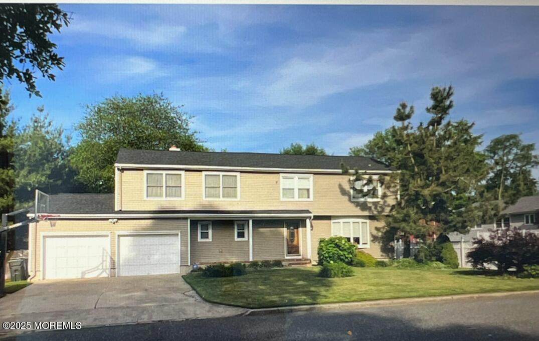 1703 Melville Street - Photo 1