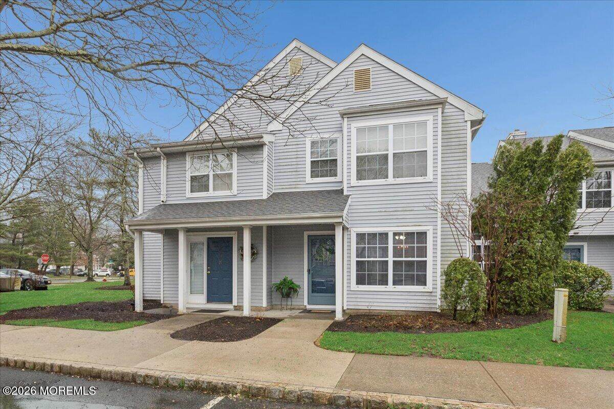 437 Hampton Court - Photo 1