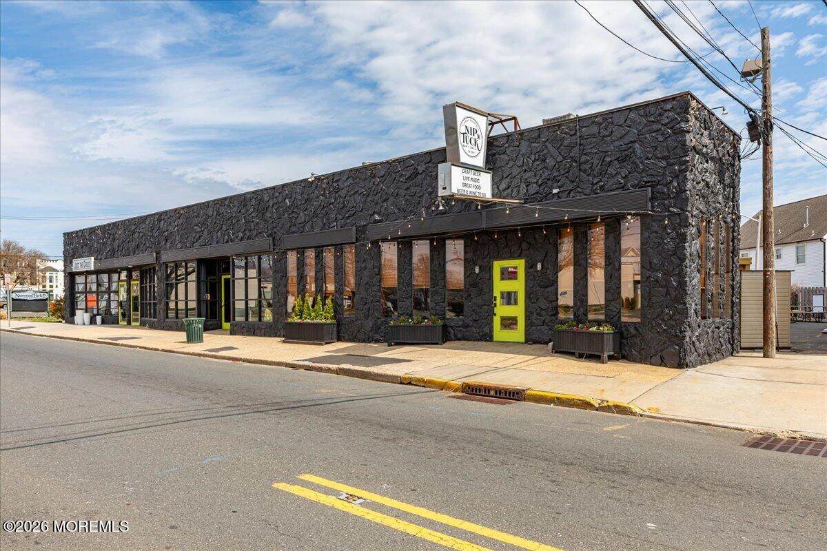 11-23 Norwood Avenue - Photo 1