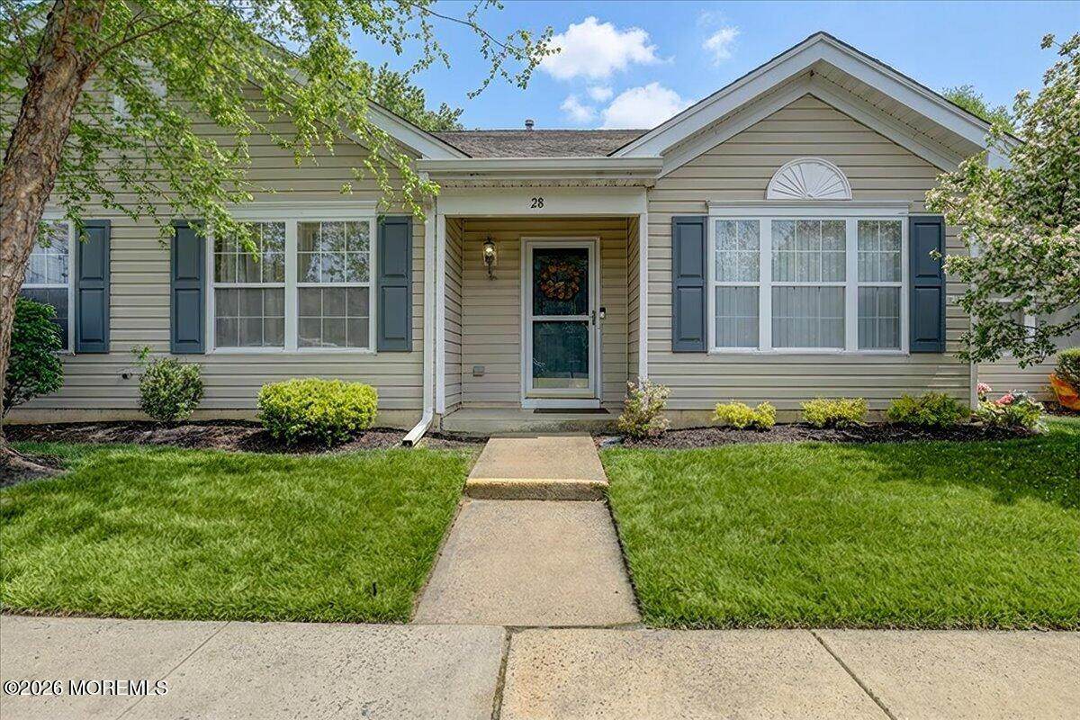 28 Golden Willows Avenue - Photo 1
