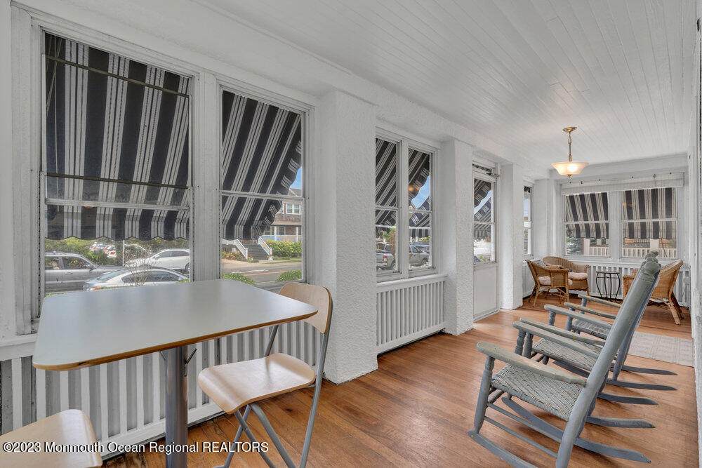 https://bt-photos.global.ssl.fastly.net/monmouth/orig_boomver_1_22611936-2.jpg