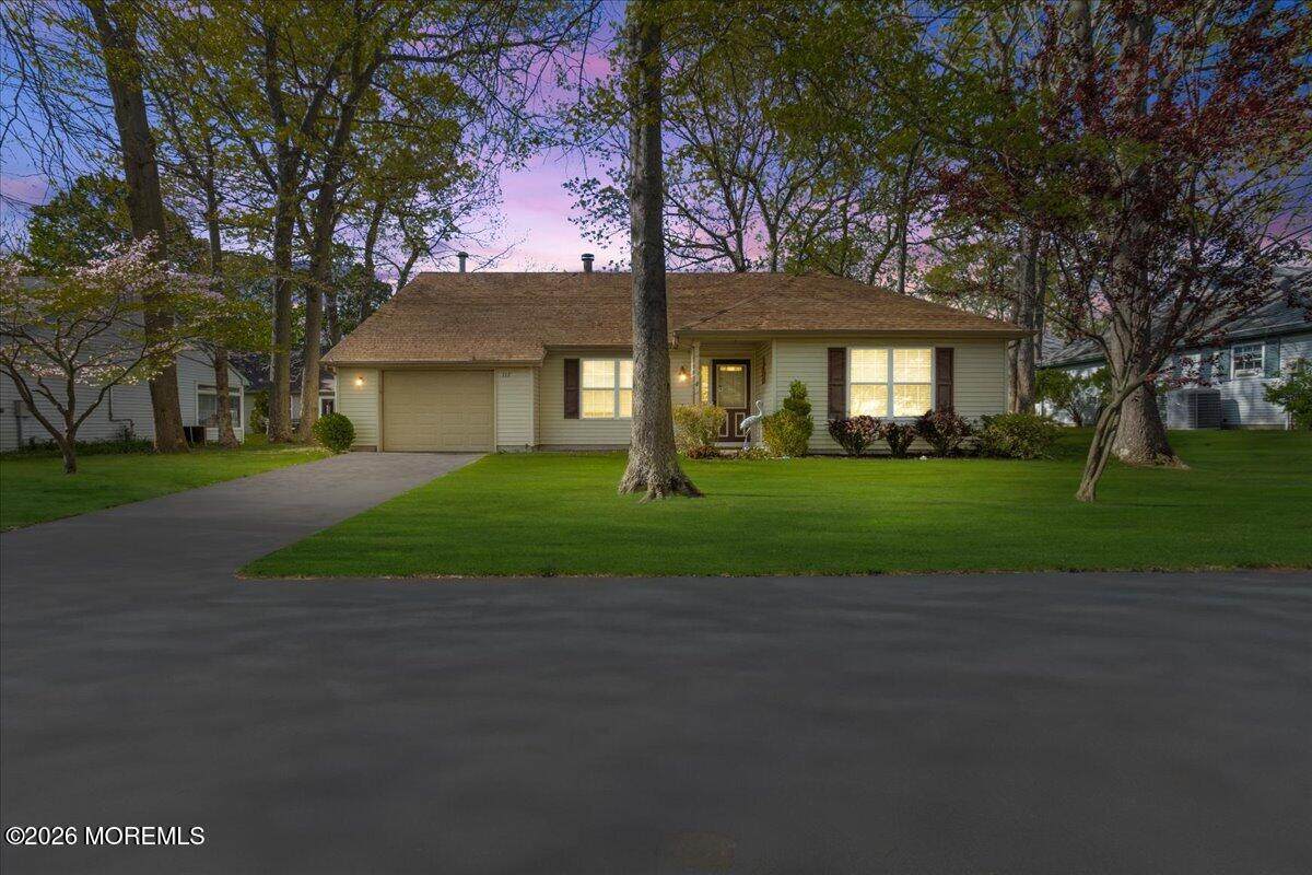 117 Morning Glory Lane - Photo 1