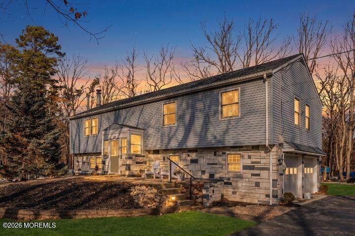 301 Clearstream Road - Photo 1