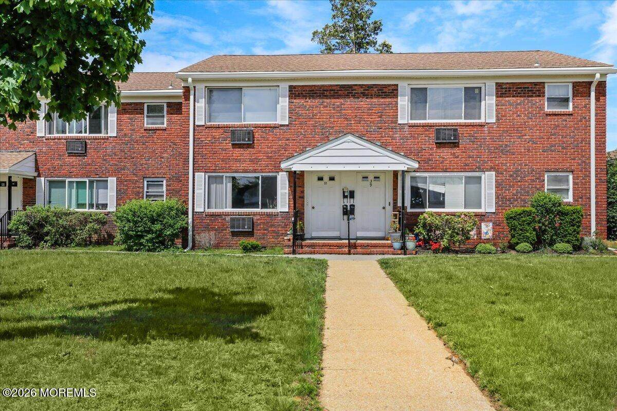 37 Laurel Place - Photo 1