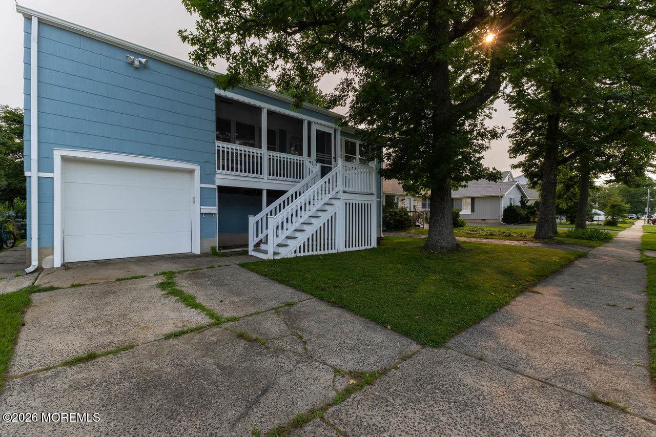 https://bt-photos.global.ssl.fastly.net/monmouth/orig_boomver_1_22616542-2.jpg