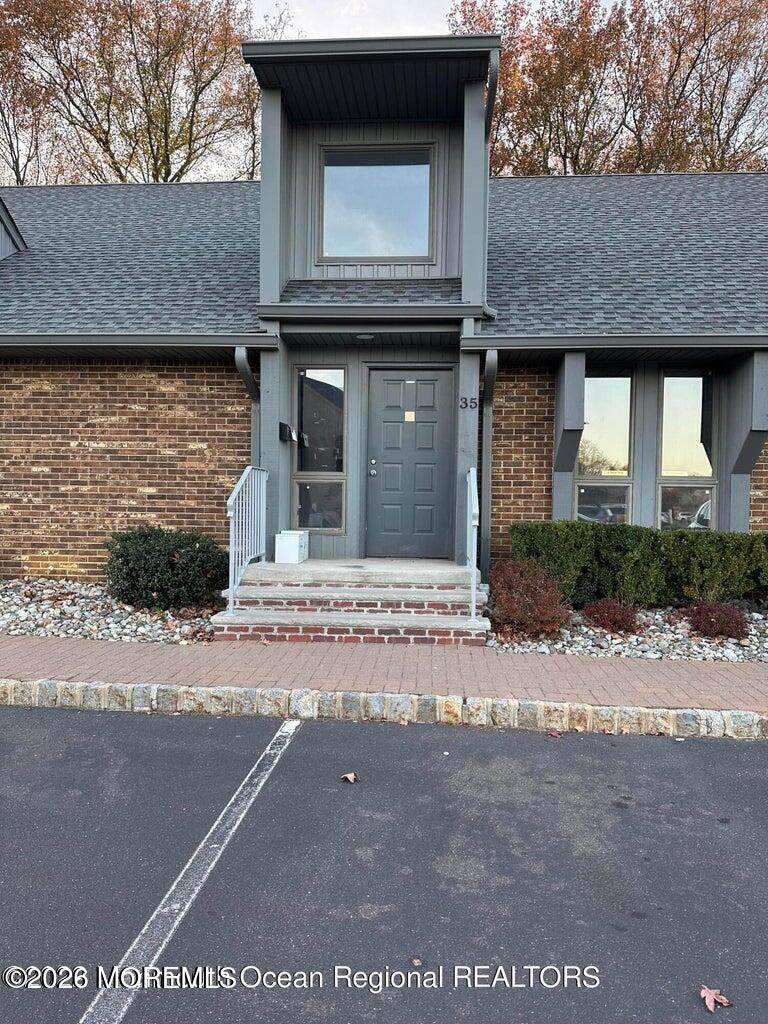 35 Village Court - Photo 1