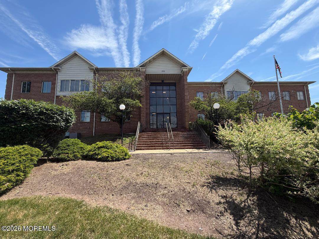 515 Plainfield Avenue - Photo 1