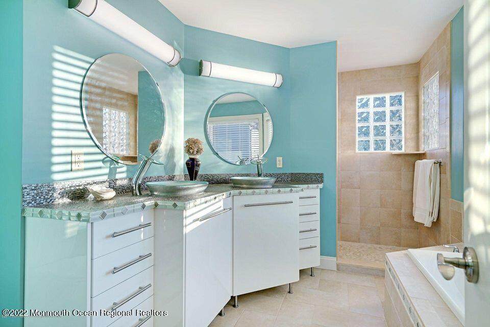 https://bt-photos.global.ssl.fastly.net/monmouth/orig_boomver_1_22617516-2.jpg