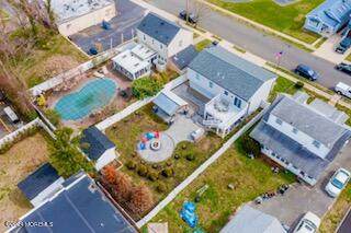 718 19th Avenue - Photo 1
