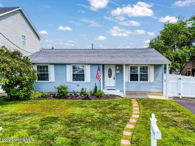 625 Beachwood Avenue - Photo 1
