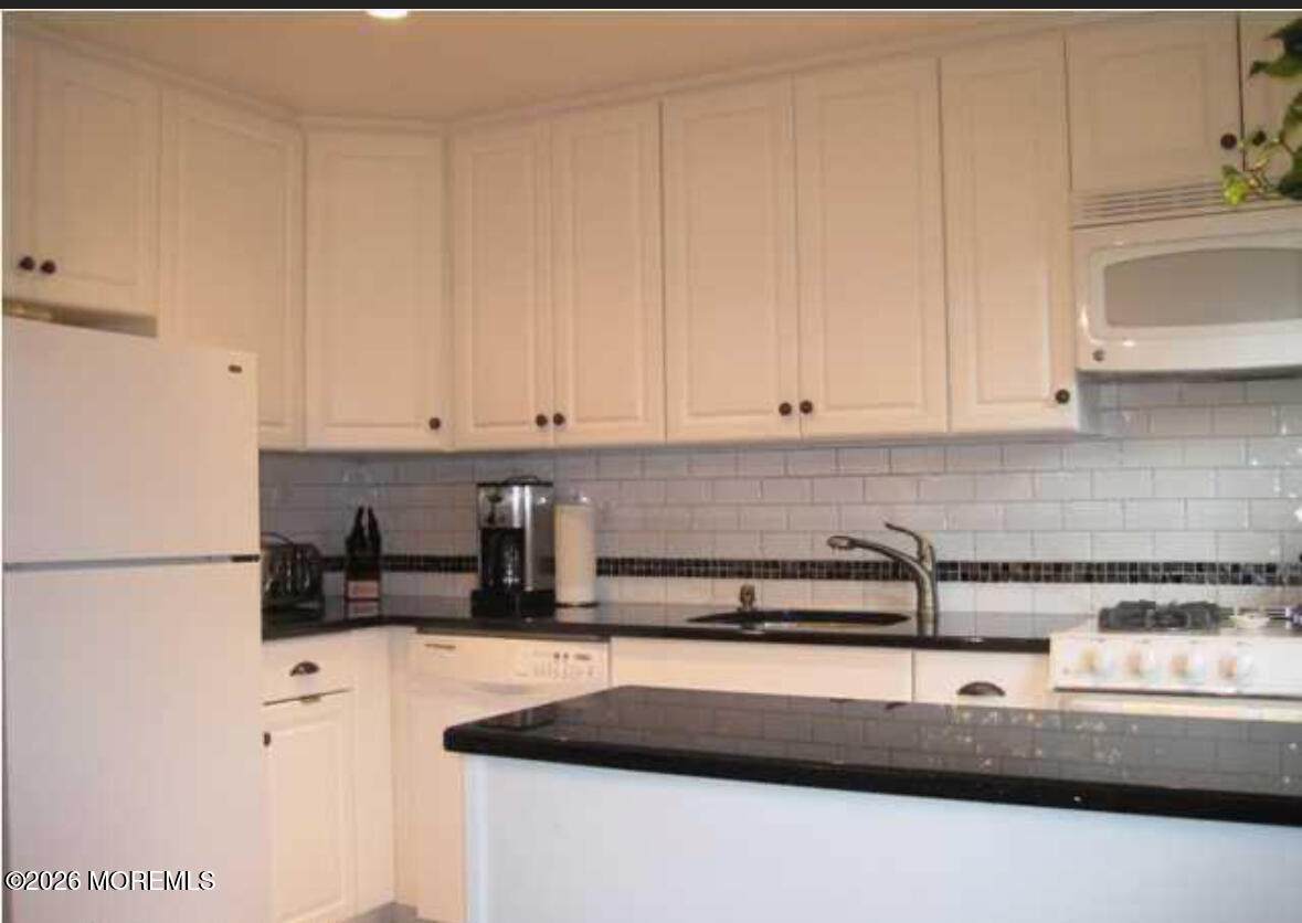 139 Manor Drive - Photo 1