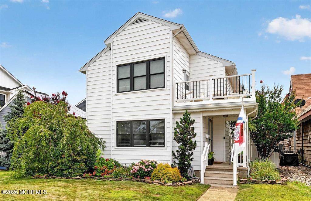31 Simpson Avenue - Photo 1
