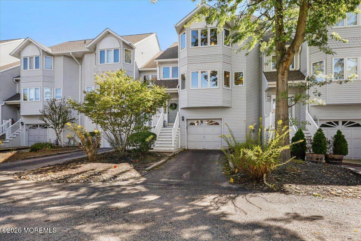 375 Begonia Court - Photo 1