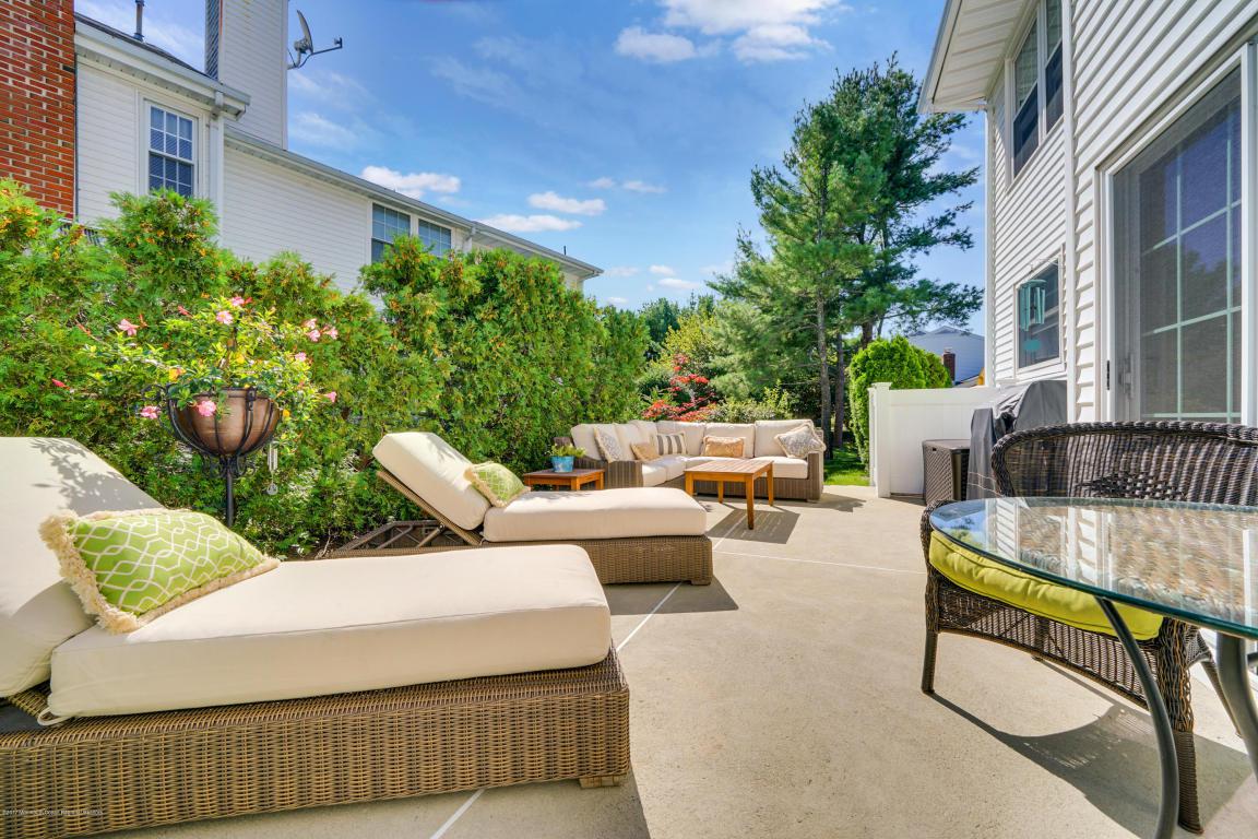 32 Dogwood Drive - Photo 1