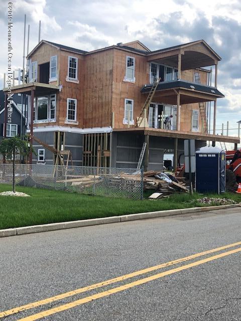 902 Harris Avenue - Photo 1