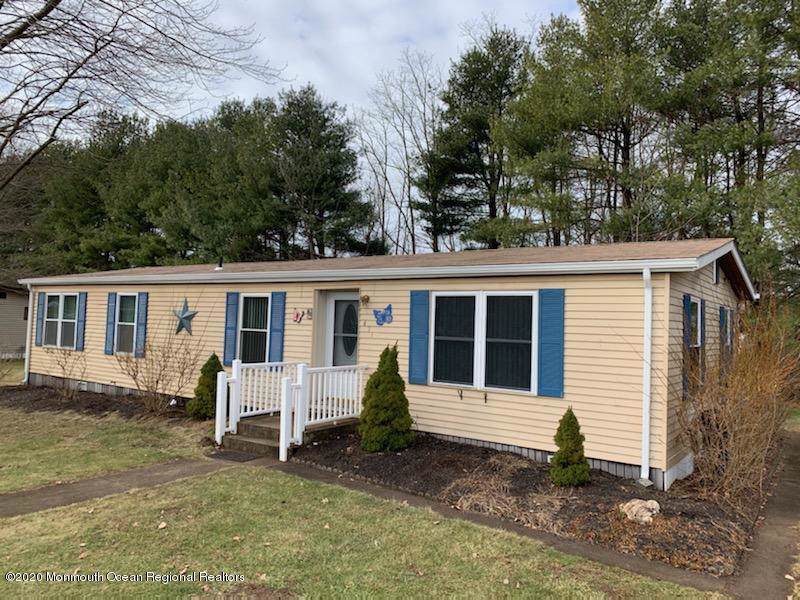470 Charles Place - Photo 1