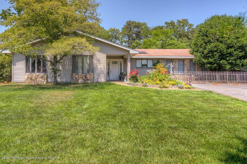 27 Chippewa Road - Photo 1