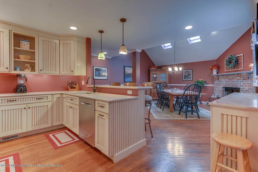1026 Samantha Way - Photo 1