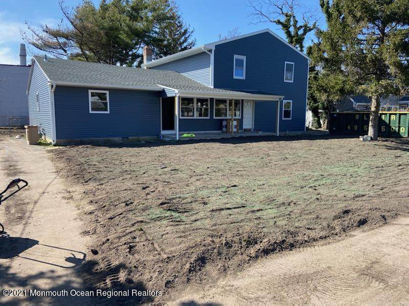 1143 Roe Avenue - Photo 1