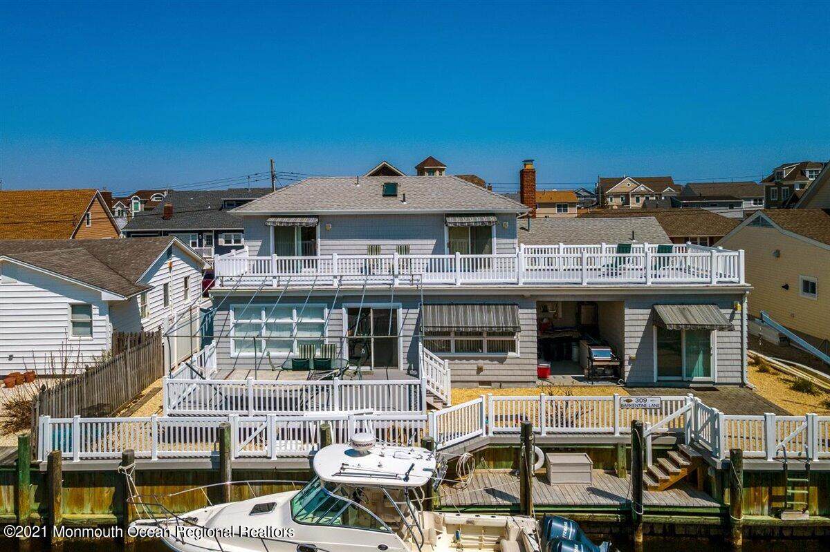 309 Barkentine Lane - Photo 1
