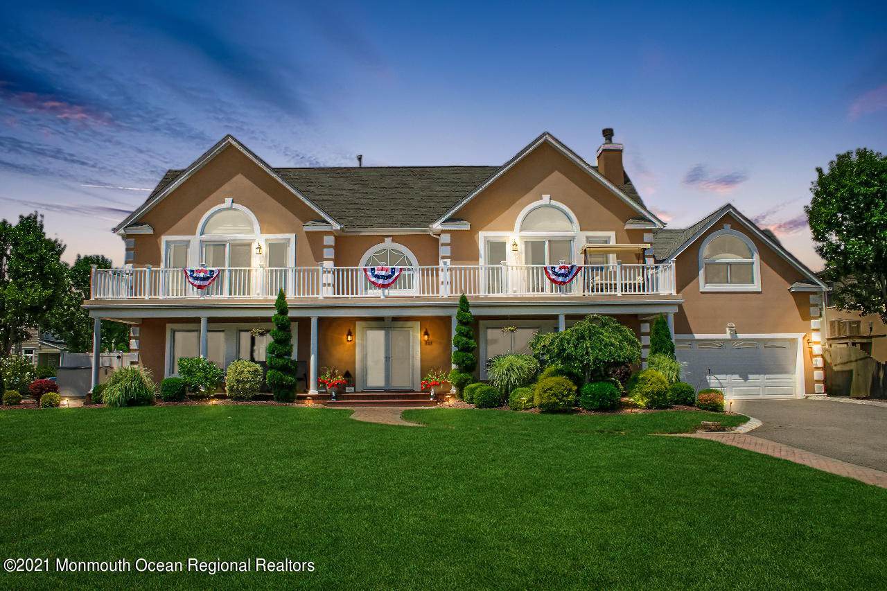 231 Riverside Drive - Photo 1
