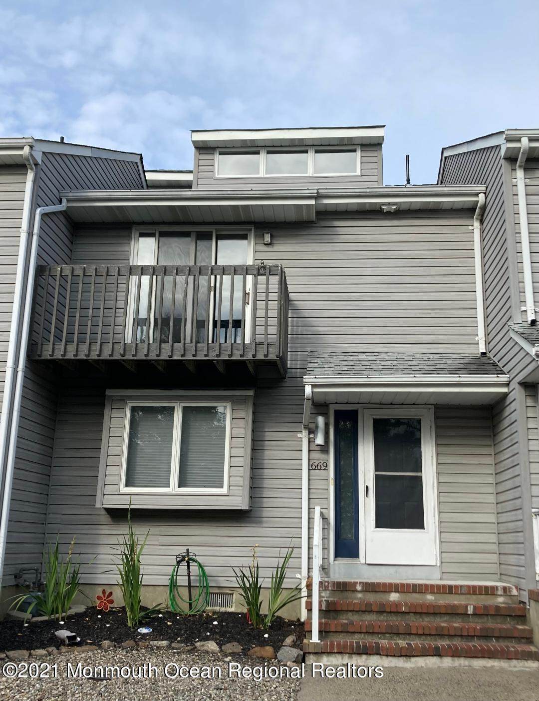 669 Ellicott Avenue - Photo 1