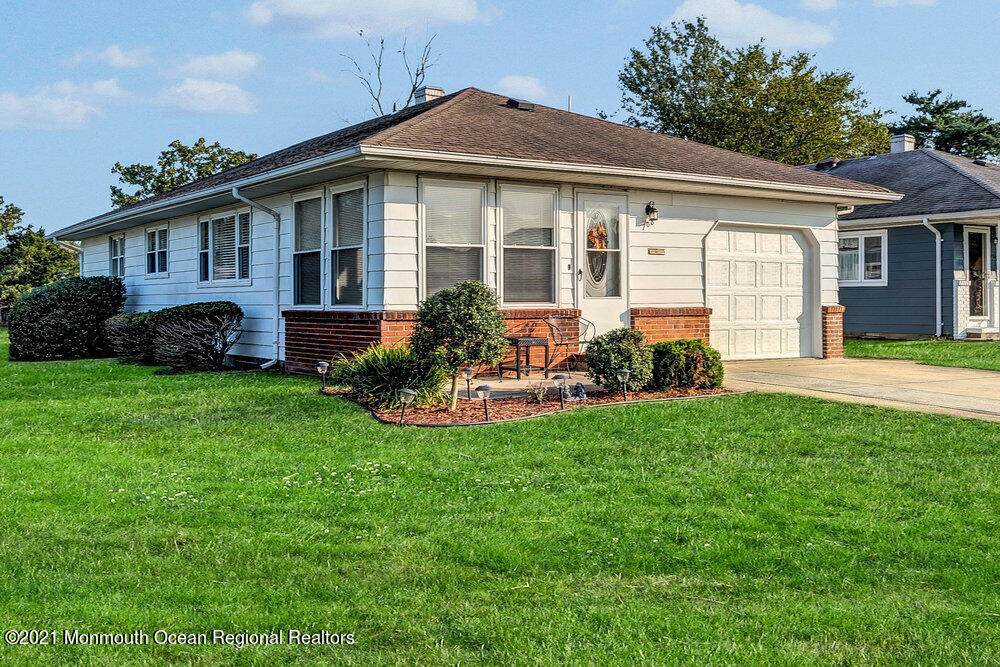 708 Jamaica Boulevard - Photo 1