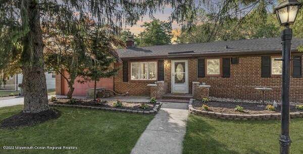 215 Sunset Lane - Photo 1
