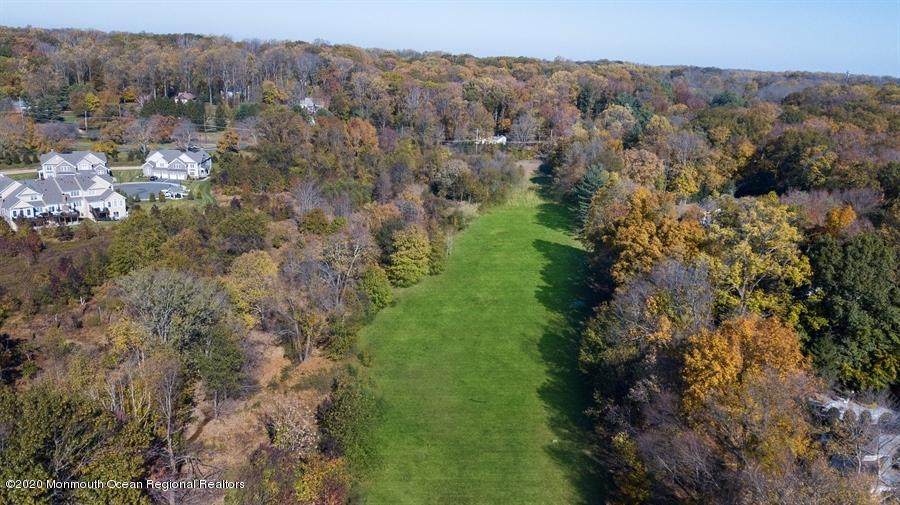 16 Round Hill - Photo 1