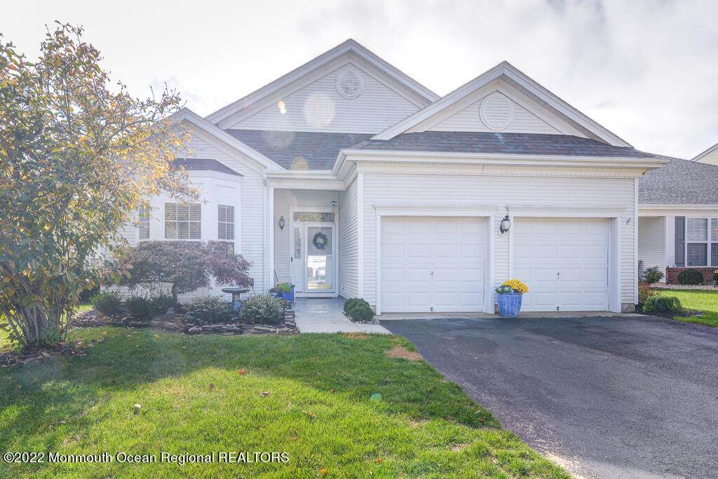 54 Golden Seasons Drive - Photo 1