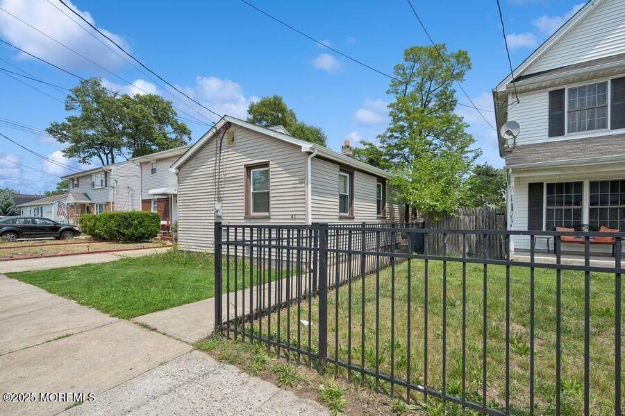 41 Seeley Avenue - Photo 1