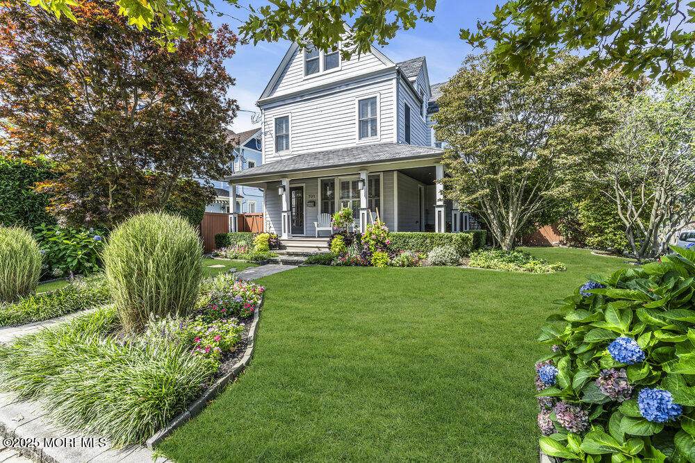 701 4th Avenue - Photo 1