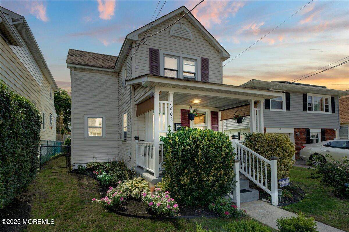 1608 Heck Avenue - Photo 1