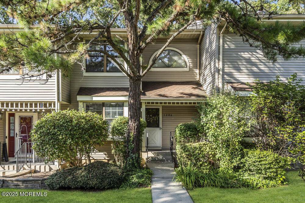 1206 Arlington Drive - Photo 1