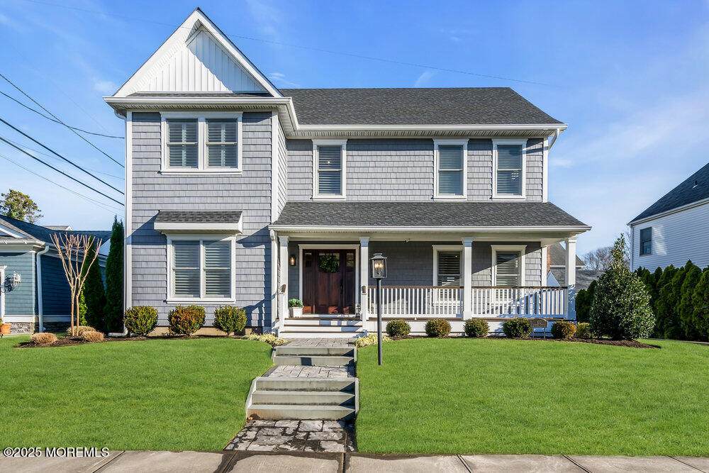 102 4th Avenue - Photo 1