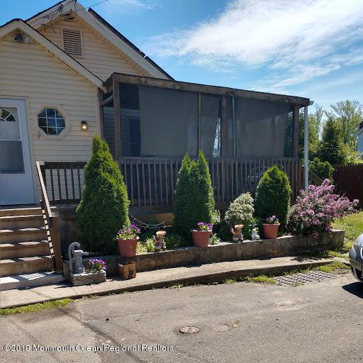 102 Woodside Avenue - Photo 1