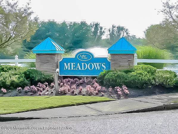 2 Lake Ridge Boulevard - Photo 1