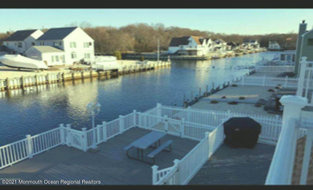 84 Moorage Avenue - Photo 1