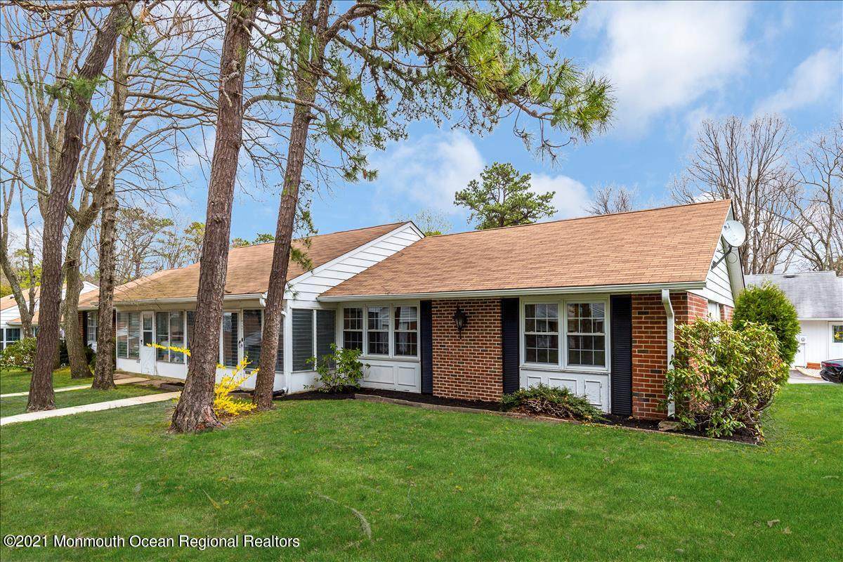815 D Balmoral Court - Photo 1