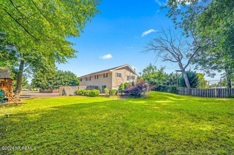 165 Munro Avenue - Photo 1