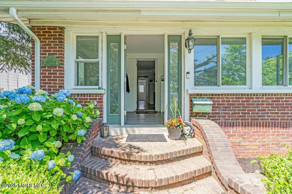 208 Bergen Place - Photo 1