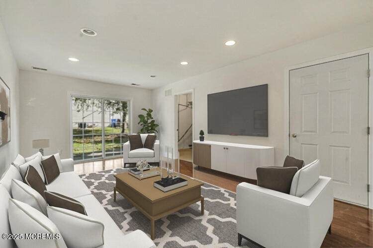 19 Russell Court - Photo 1