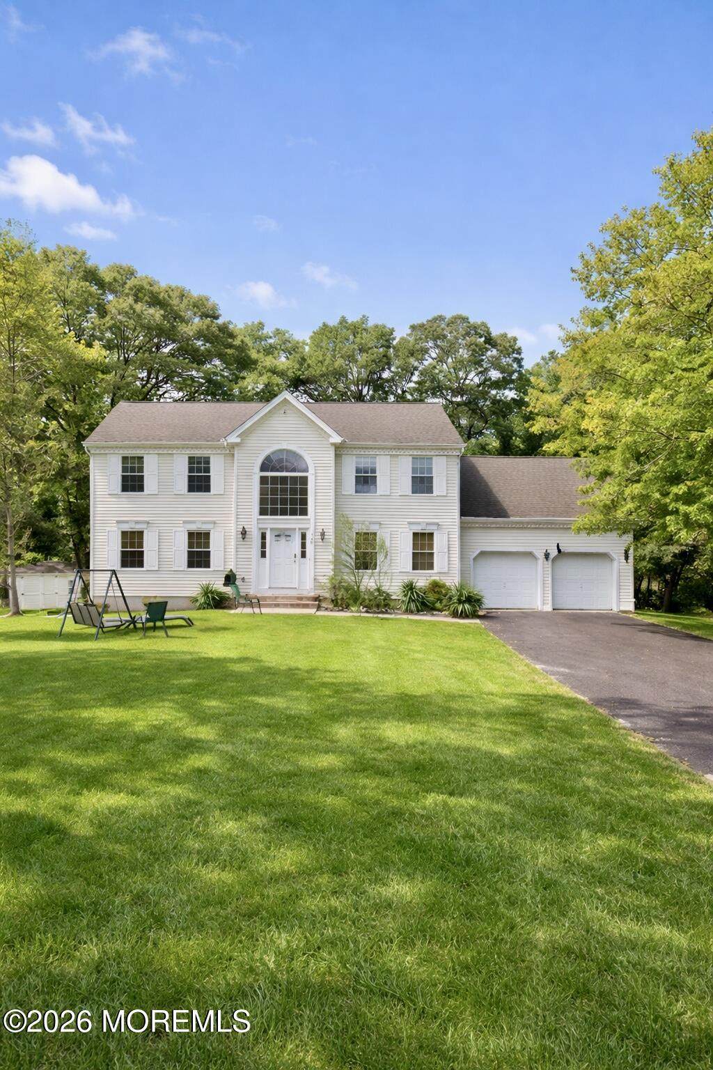 405 Lawrence Avenue - Photo 1
