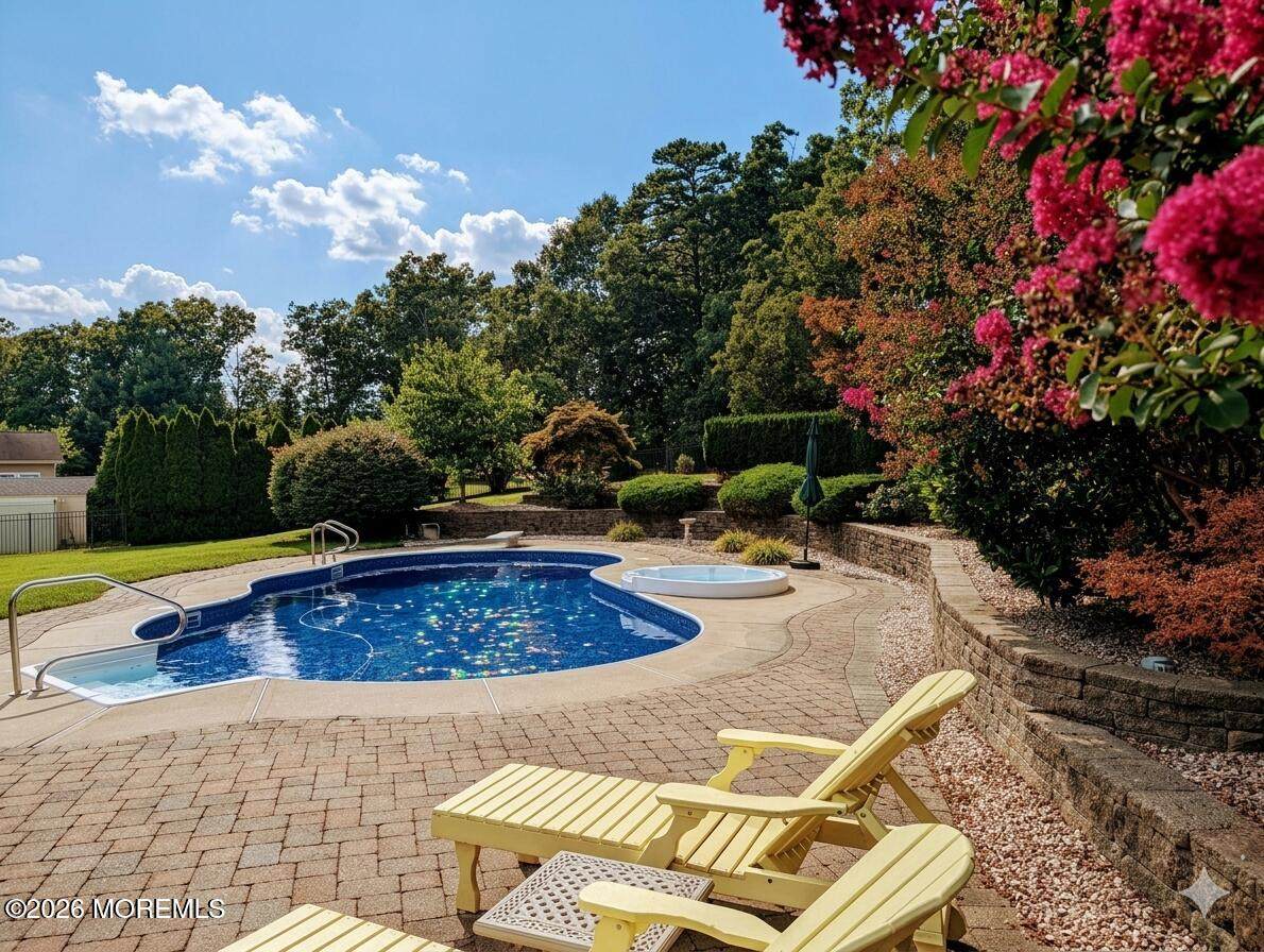 https://bt-photos.global.ssl.fastly.net/monmouth/1280_boomver_2_22614110-2.jpg