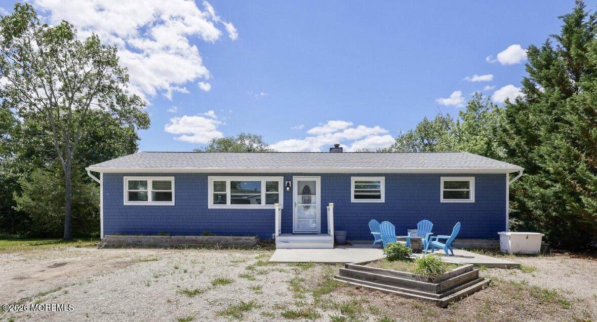 832 Demont Street - Photo 1