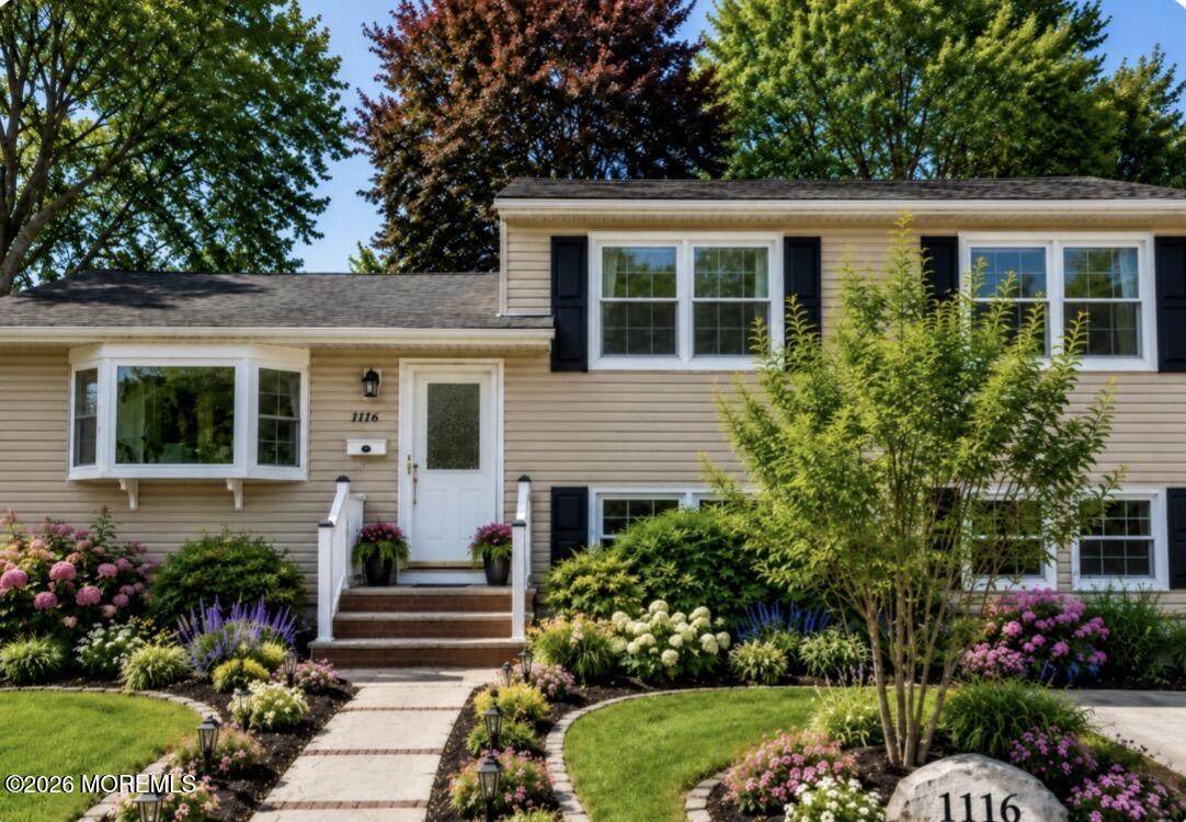 1116 Darlene Avenue - Photo 1