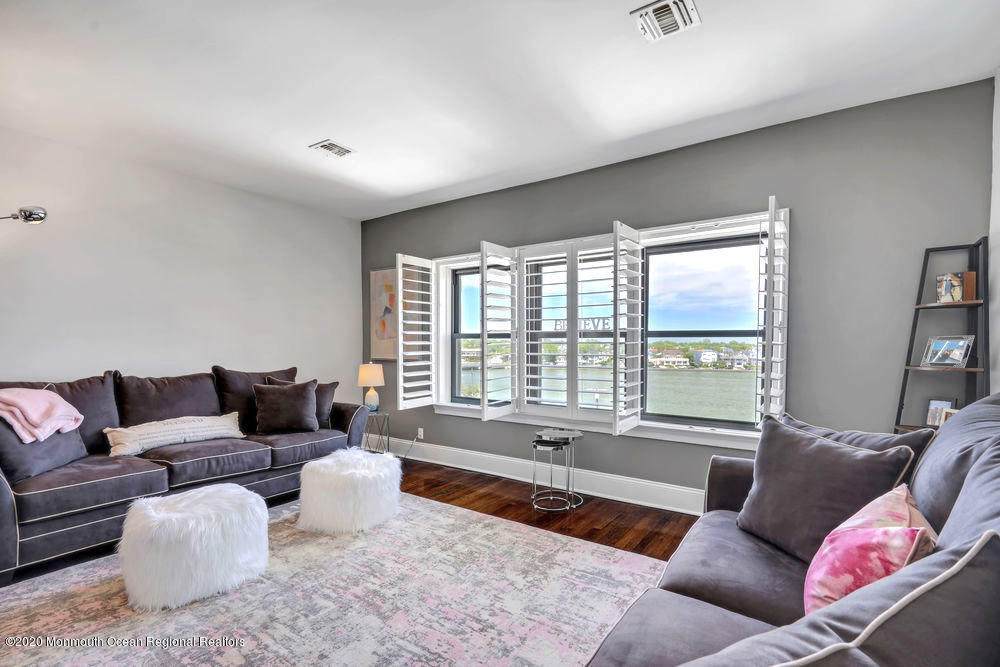 1700 Webb Street - Photo 1